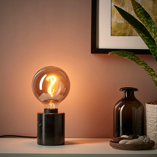 MARKFROST / MOLNART, lámpara mesa con bombillo LED E26 140 lm 1800K. 2 de 2 abrir diálogo
