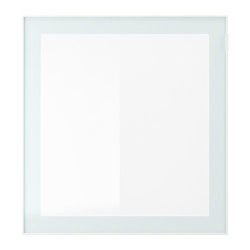 Moderno mueble de almacenaje BESTÅ en color blanco con puertas de cristal y estantes ajustables, adecuado para diversos ambientes domésticos.