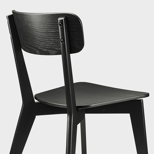 Silla de madera negra con un diseño elegante y moderno. Robusto y cómodo, con chapa de fresno y madera de abedul para mayor durabilidad y estilo.