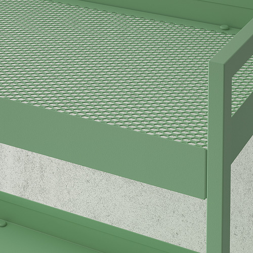 Carro de metal verde con estante superior perforado, diseño robusto, apto para el almacenamiento.