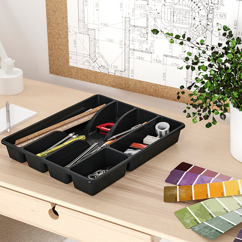 SMÄCKER: bandeja para cubiertos de plástico negro que organiza las herramientas de escritorio de la cocina. Sostiene bolígrafos, tijeras y más. Se adapta a cajones, diseño más simple.