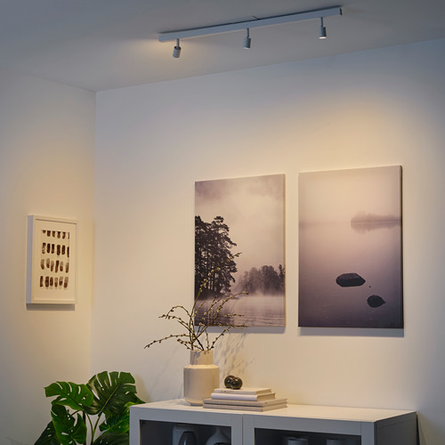 BÄVE, guía de iluminación con 3 focos LED integrada 900 lm. 2 de 6 abrir diálogo
