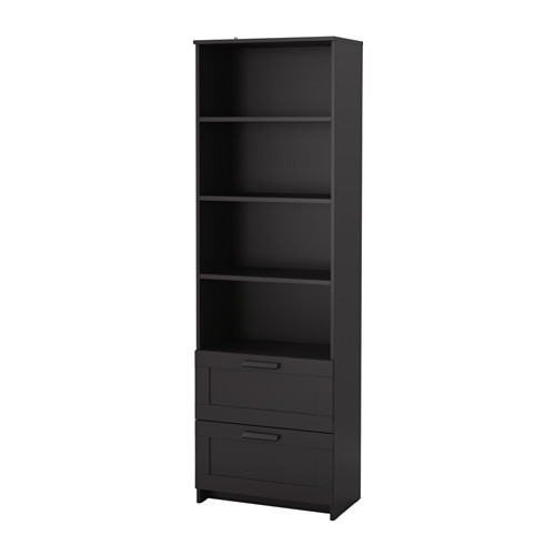 Librería BRIMNES negra con cajones y estantes ajustables para almacenaje.