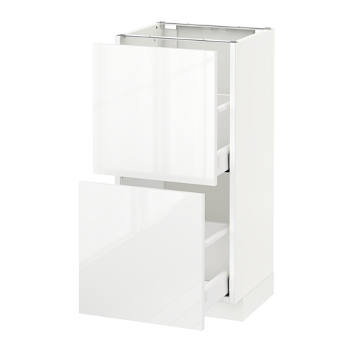 Un mueble de cocina METOD blanco con frentes ringhult de alto brillo. Dispone de múltiples cajones para almacenaje.