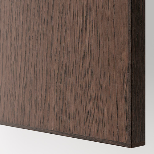 Panel de madera de color marrón oscuro con textura de grano visible, acabado liso y detalle de borde transparente.
