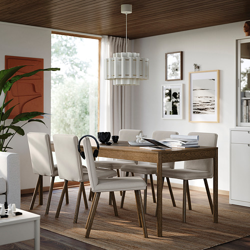Elegante mesa de comedor TONSTAD con 6 sillas, elegante acabado en roble, espaciosa para reuniones, diseño moderno.