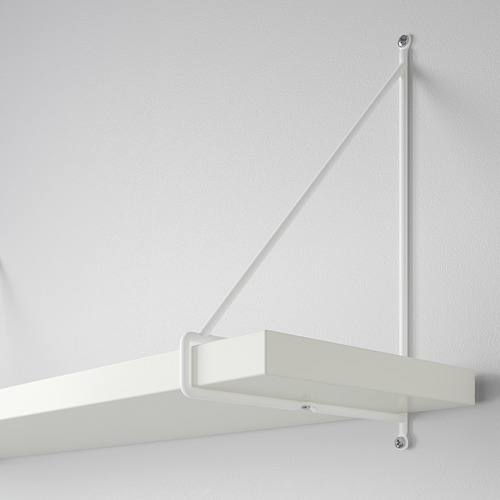 Moderna estantería de pared blanca con soporte metálico en ángulo, montada de forma segura en una pared blanca, que muestra un diseño de alta calidad y una construcción robusta.