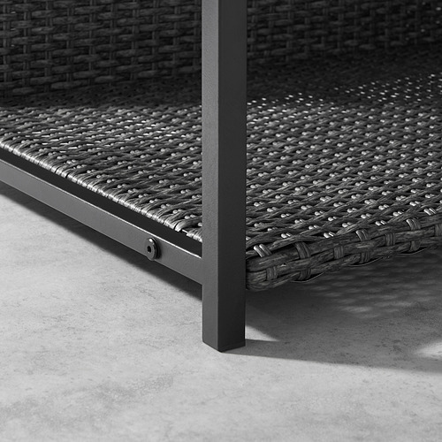 Cama para perros de exterior tejida de color negro con estructura y pies de metal resistentes, lo que garantiza durabilidad y comodidad.