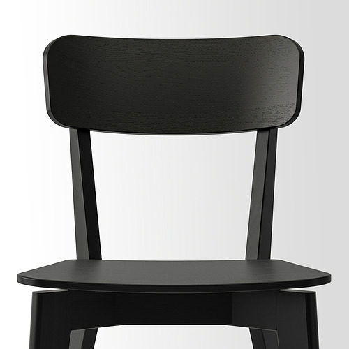 Elegante silla negra con un diseño elegante y una construcción robusta, que ofrece comodidad con su amplio asiento y respaldo de apoyo.