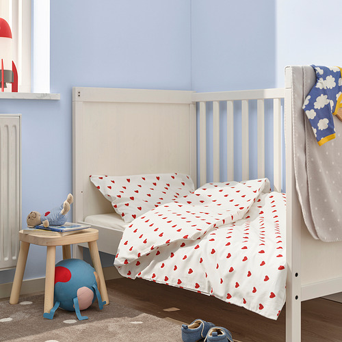 Cama nórdica con edredón nórdico en forma de corazón, blanco. Algodón suave y puro, adecuado para habitaciones pequeñas.