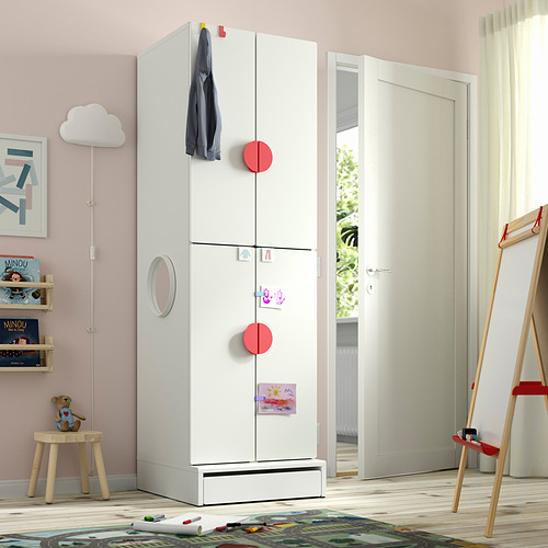 SMÅSTAD / UPPFÖRA, closet. 2 de 9 abrir diálogo