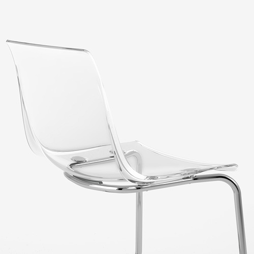 Silla transparente moderna con asiento elegante y curvo y patas cromadas, que exuda diseño contemporáneo y comodidad.
