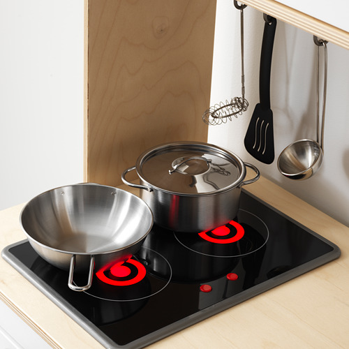 Juego de cocina de juguete con ollas, tazones y utensilios colgantes de acero inoxidable para que los niños jueguen a simular.