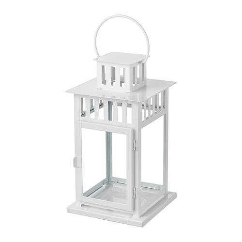 Linterna blanca BORRBY, base cuadrada de vidrio, acero con recubrimiento en polvo, diseño clásico.