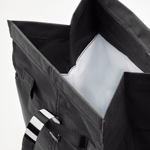 Fiambrera aislante negra con asas resistentes y bolsillo interior, diseñada para brindar durabilidad y estilo.