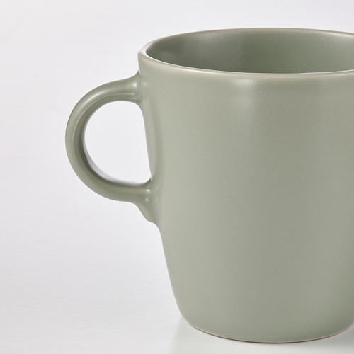 Elegante y moderna taza verde mate con un cómodo asa. Ideal para tomar un café o un té.