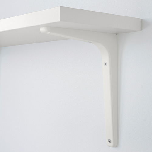 Estante blanco limpio y minimalista montado en la pared con un soporte metálico resistente.