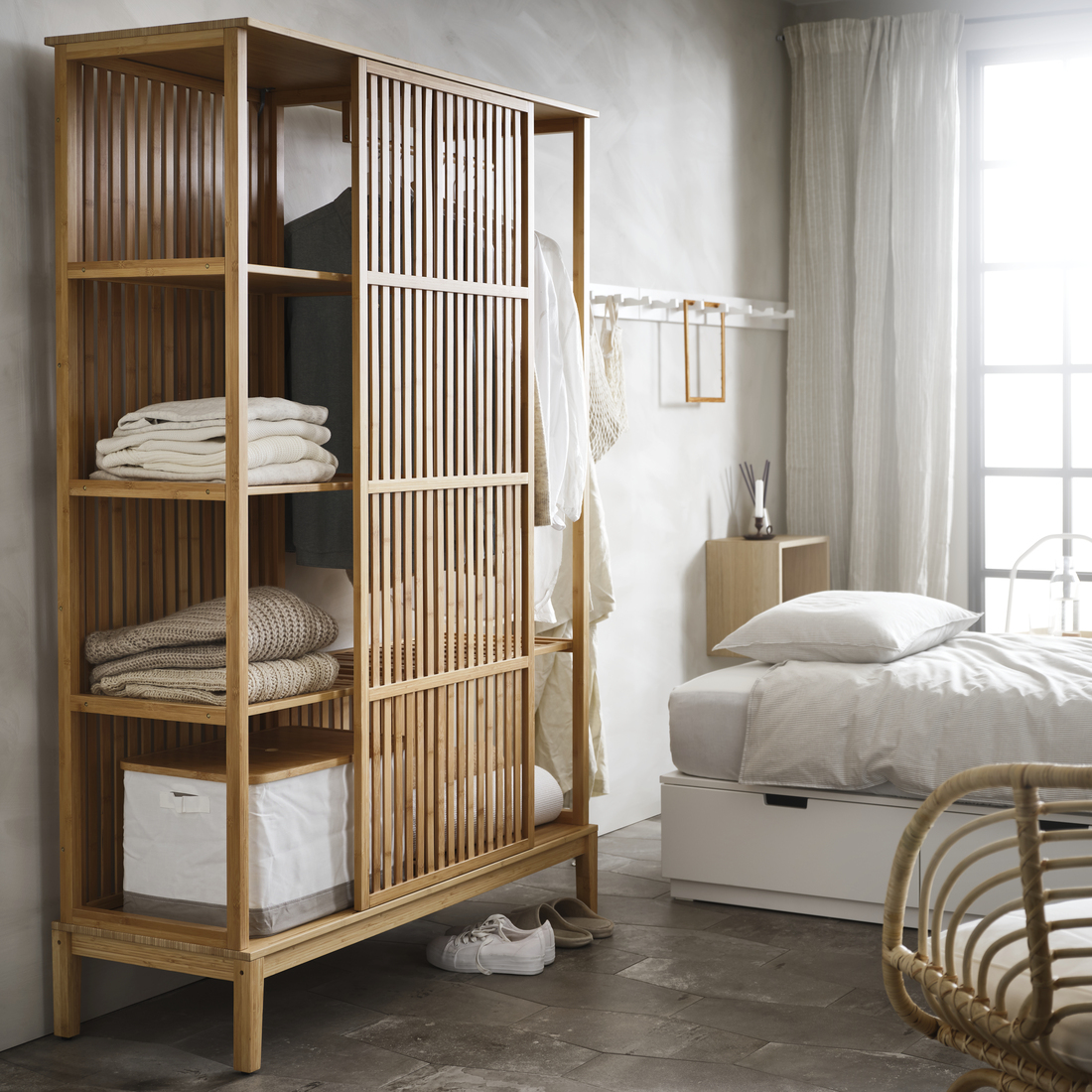 NORDKISA, closet abierto con puerta corrediza. 3 de 9 abrir diálogo