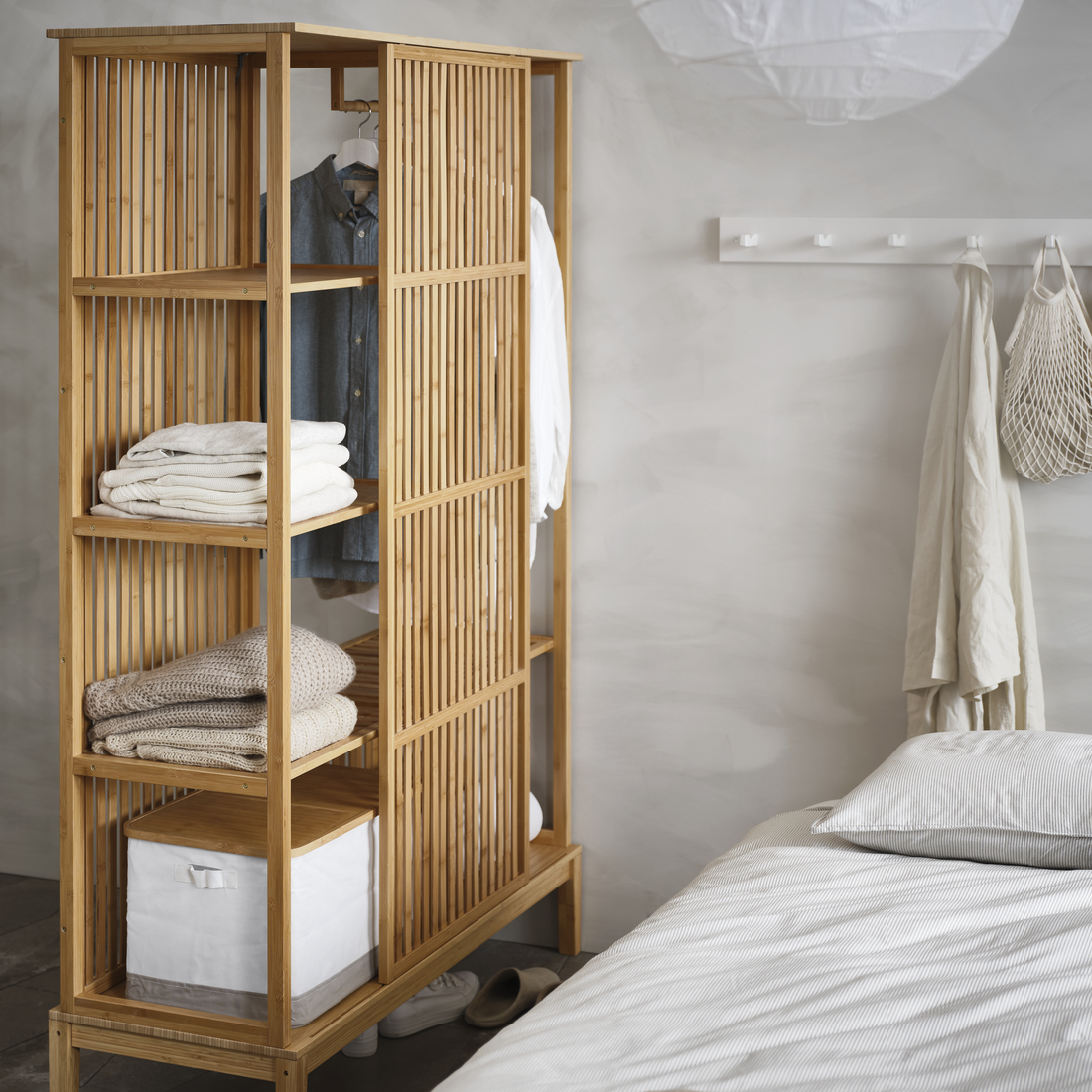 NORDKISA, closet abierto con puerta corrediza. 4 de 9 abrir diálogo