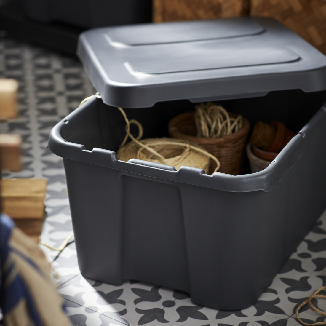 KLÄMTARE, caja con tapa, interior/exterior. 2 de 6 abrir diálogo