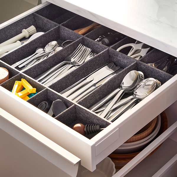 Drawers with Flatware tray