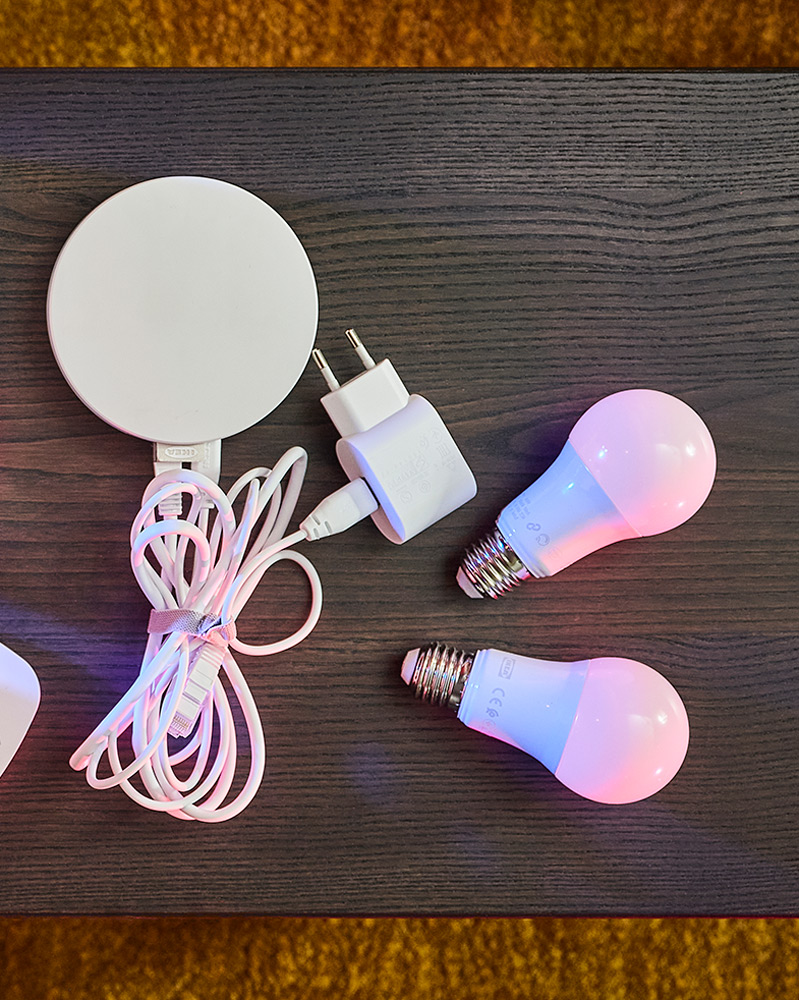 DIRIGERA Control hub for smart products and TRÅDFRI smart LED bulb E27 806 lm
