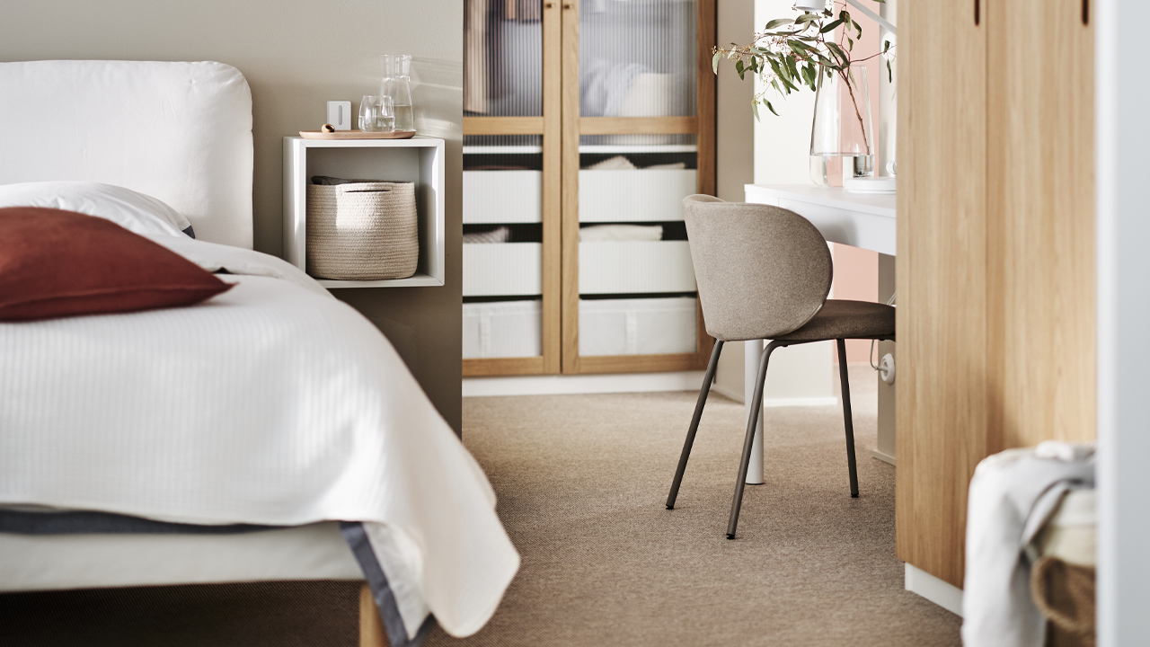 Furnished and organized bedroom