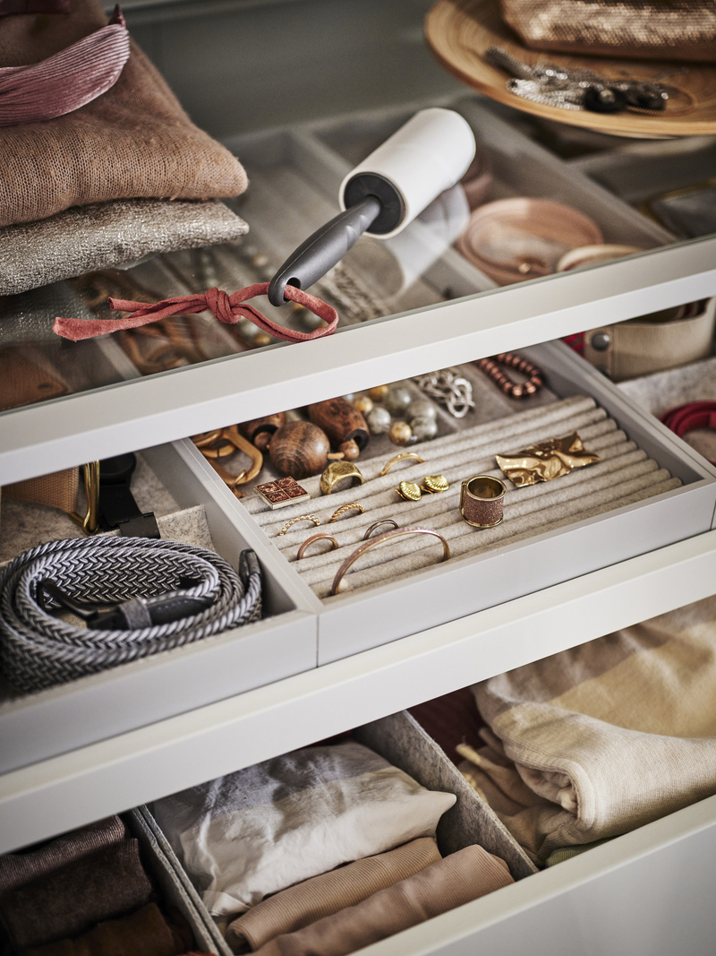 Insert with compartments and drawers