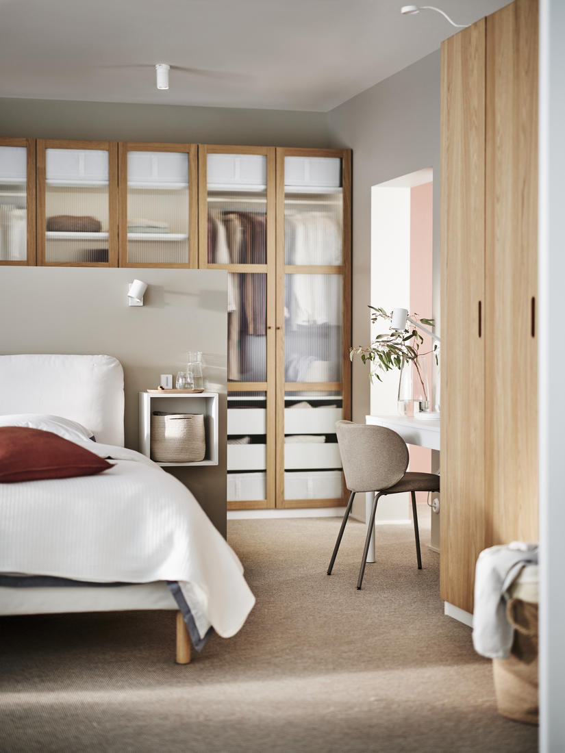Bedroom with desk