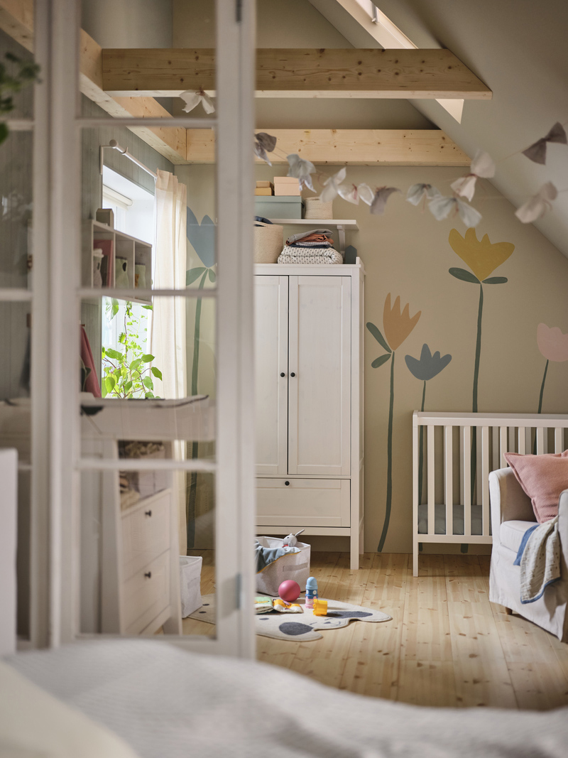 furniture  helps to set a streamlined look in the room too