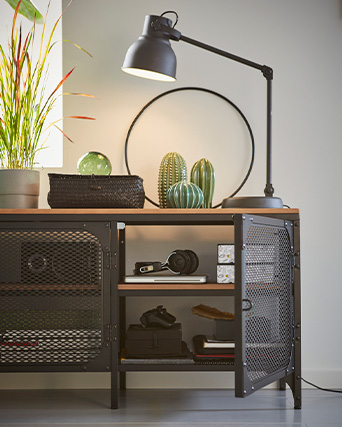Tv bench with table lamp