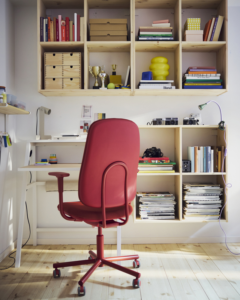SMÖRKULL Silla de trabajo con reposabrazos 