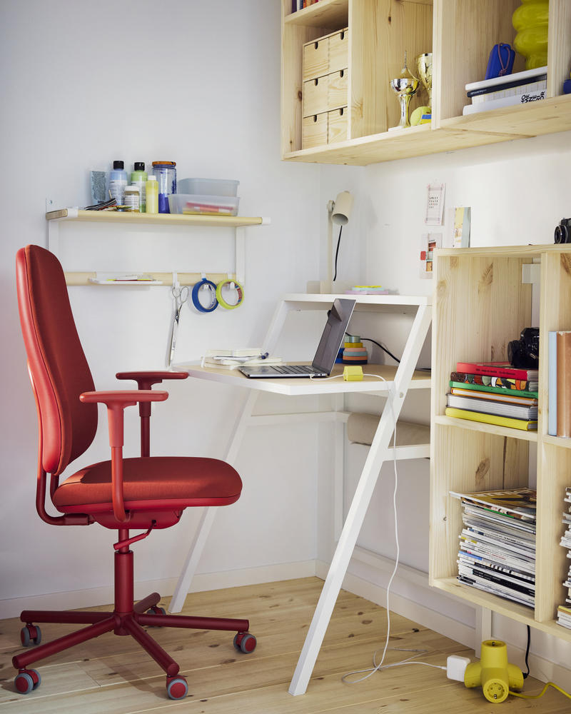 SMÖRKULL Silla de trabajo con reposabrazos 