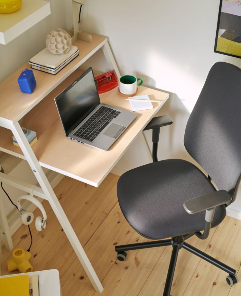 SMÖRKULL Silla de trabajo con reposabrazos, Gräsnäs gris oscuro