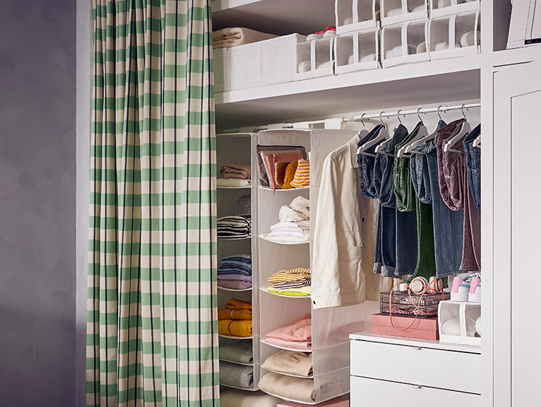 How to organize the inside of your wardrobe 