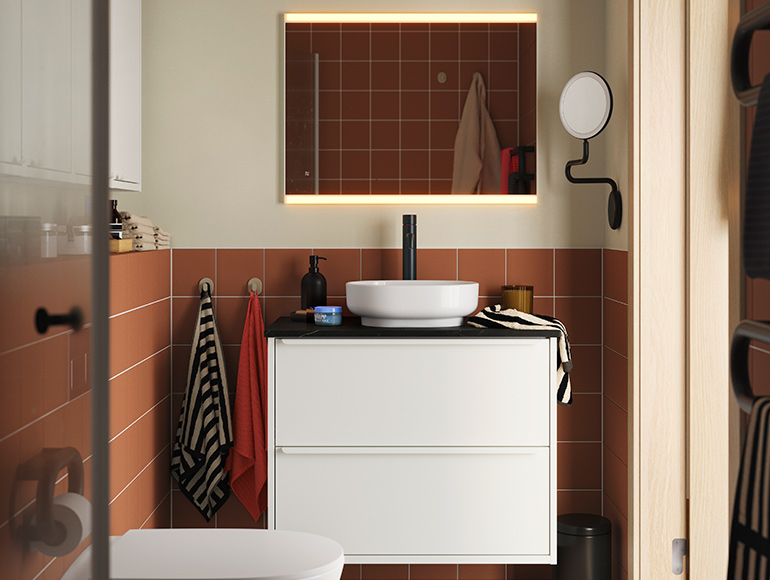 A compact bathroom with no need to share 